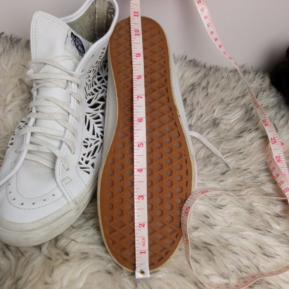 VANS OF THE WALL UNISEX WHITE LASER CUT-OUT SKATEBOARD SHOES - Picture 12 of 12